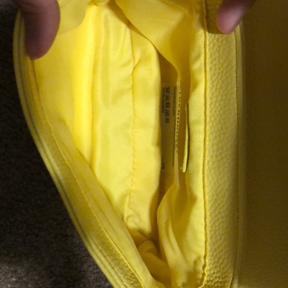 Yellow Purse - Picture 4 of 4